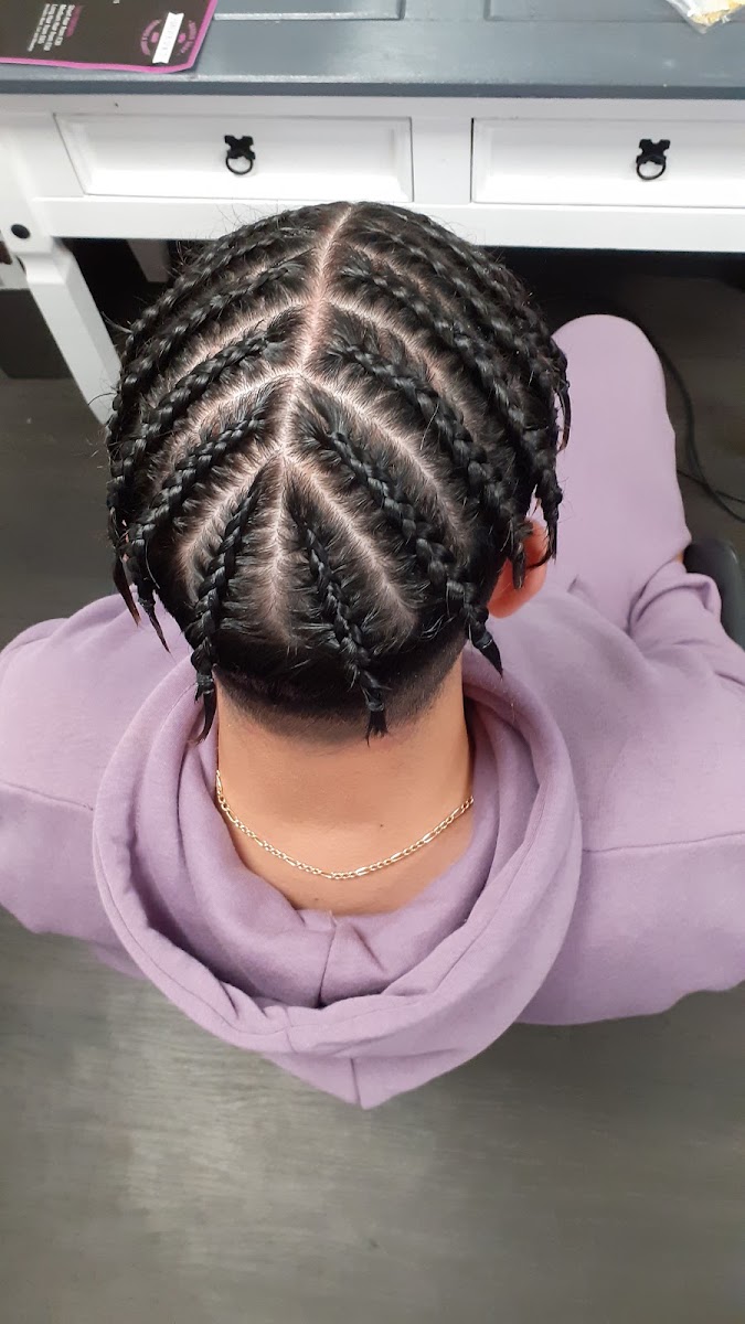 Elizabet- Mobile Hairstylist for Ladies