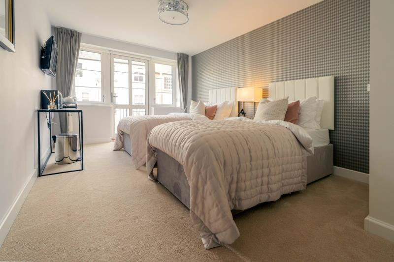 Chippenham, Cocklebury Road – Retirement Living – McCarthy & Stone