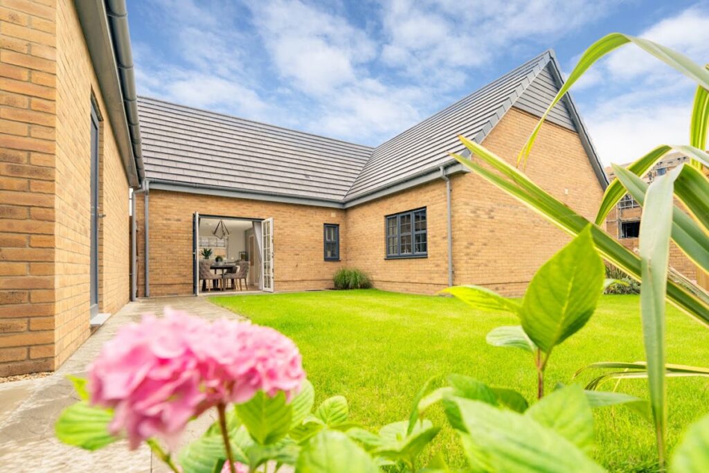 Elliott Garrood Gardens – Retirement Living – McCarthy & Stone