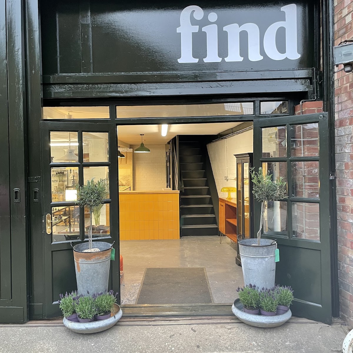 Find Vintage Ampthill