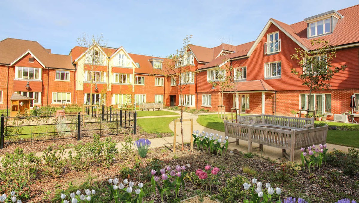 Hampshire Lakes retirement village