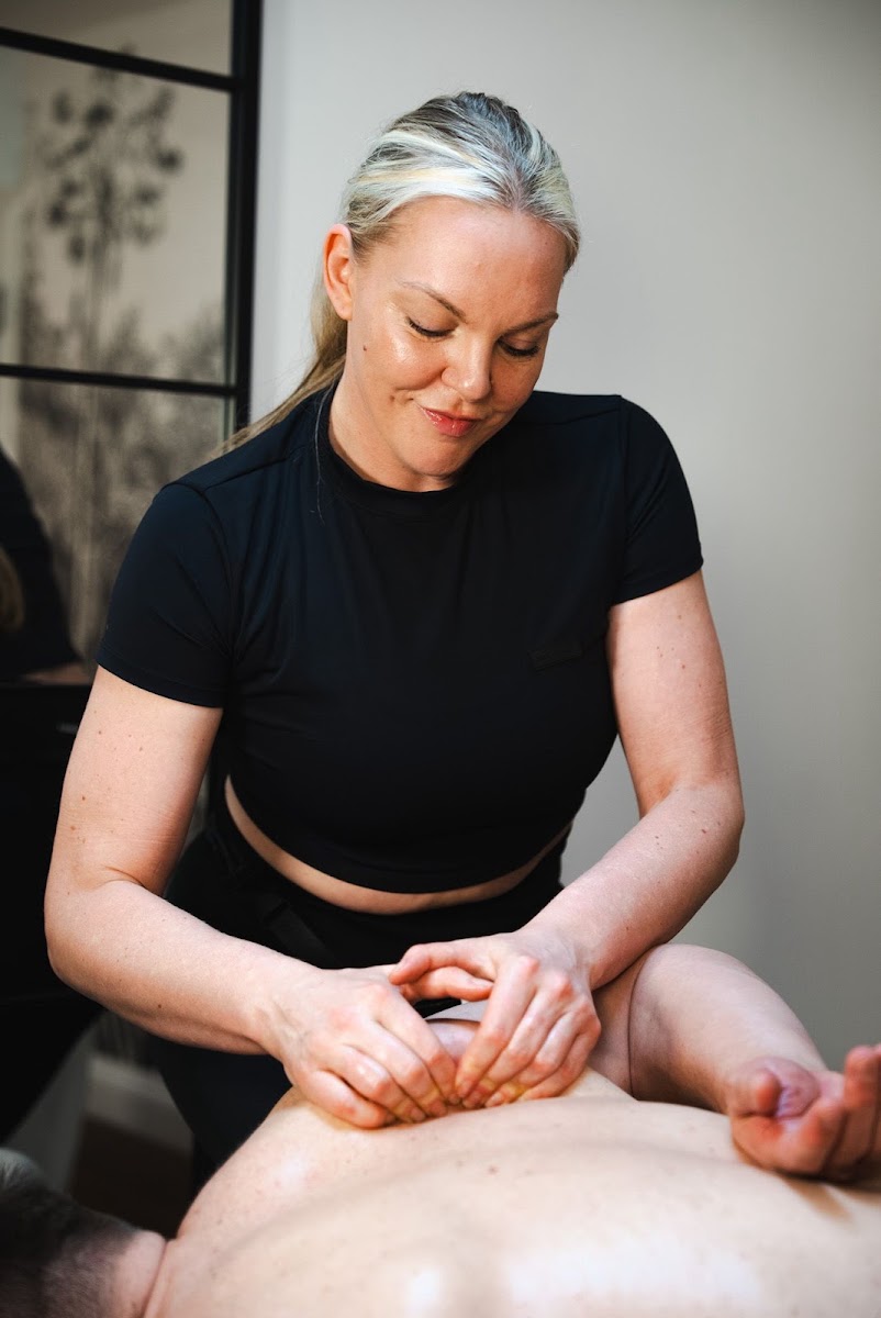 JOANNA PUDDLE – WELLNESS SPECIALIST, MASSAGE & LYMPHATIC DRAINAGE