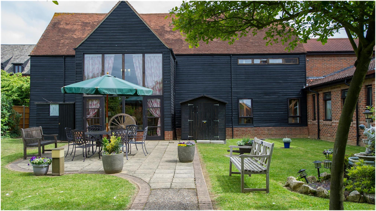 Lyons Court Residential Care Home – Sanctuary Care