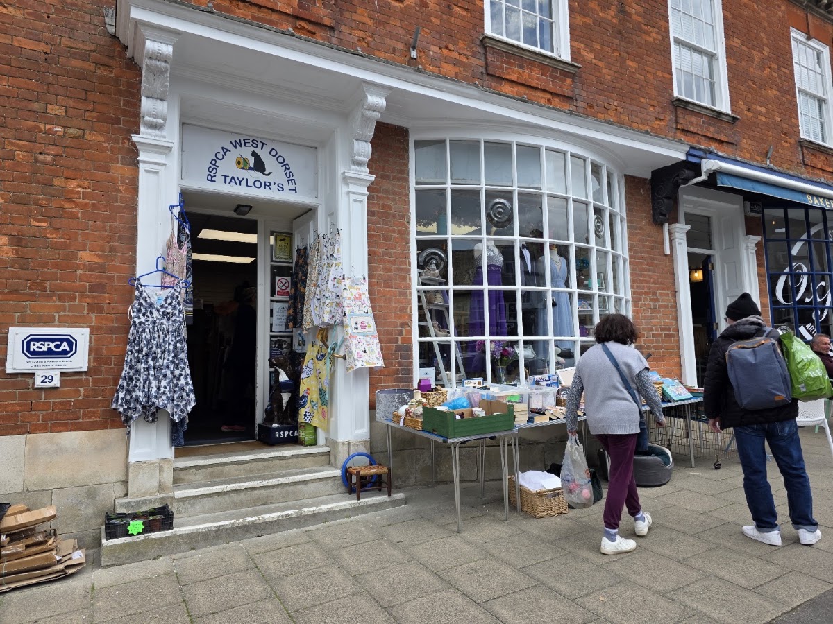RSPCA BRIDPORT CHARITY SHOP
