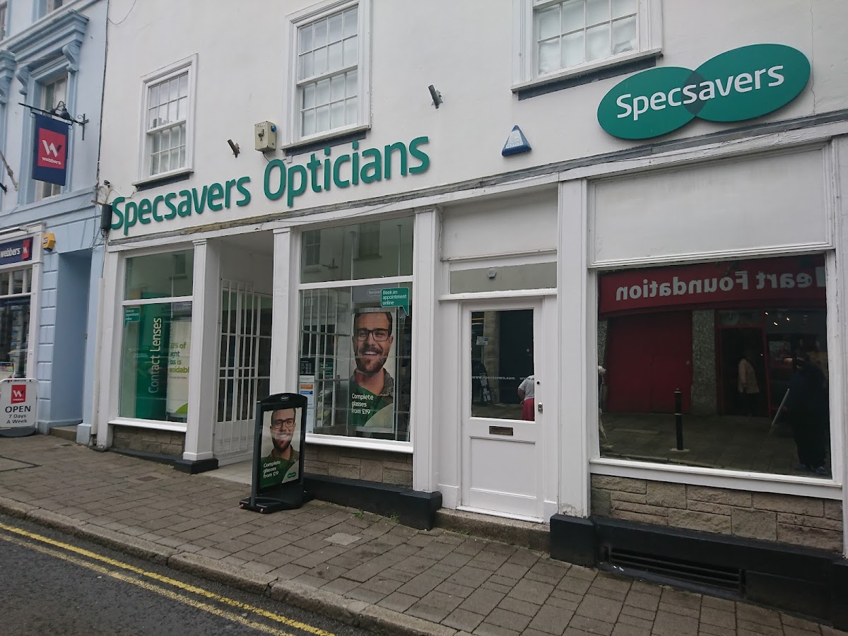 Specsavers Opticians and Audiologists – Bodmin