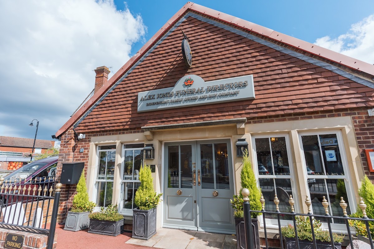 Alex Jones Funeral Directors – Lingfield