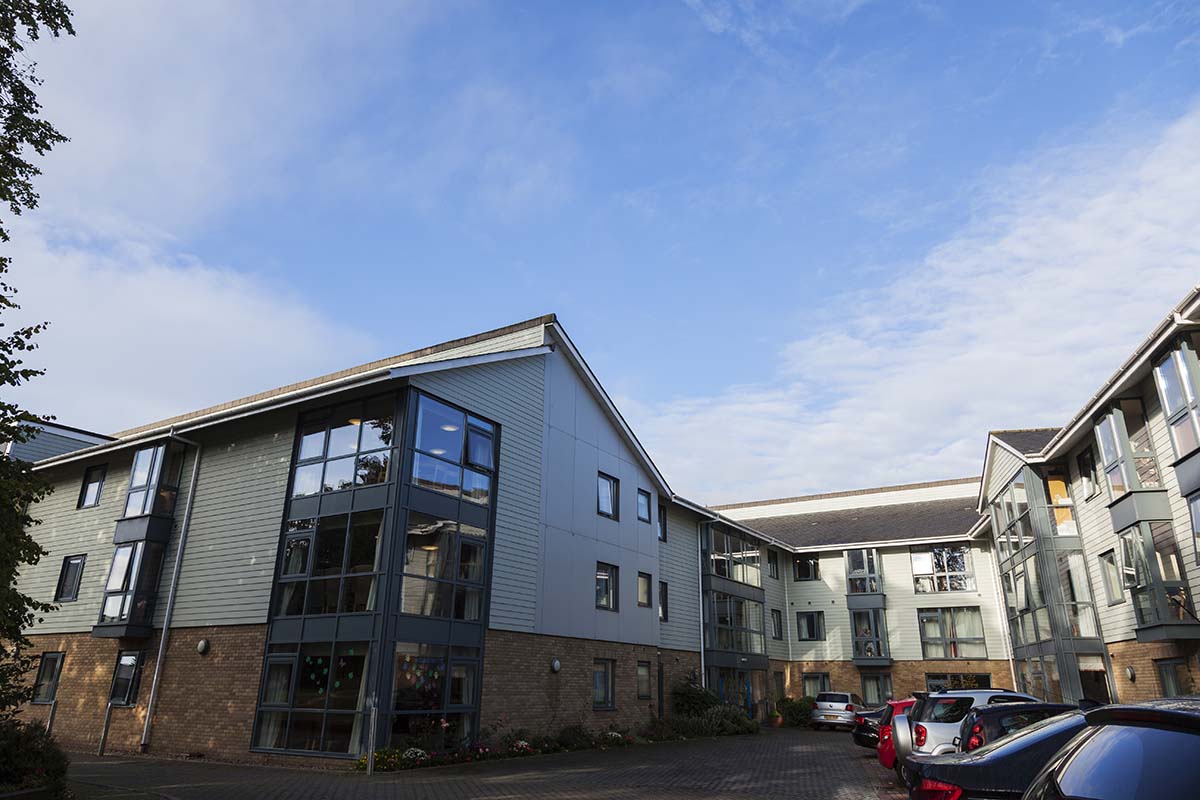 Alexandra House Care Home | Runwood Homes Senior Living