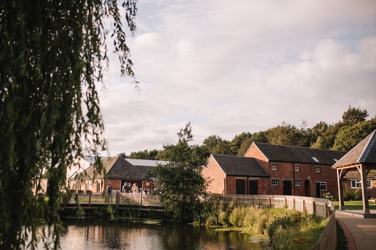 Hanbury Barns Wedding Venue