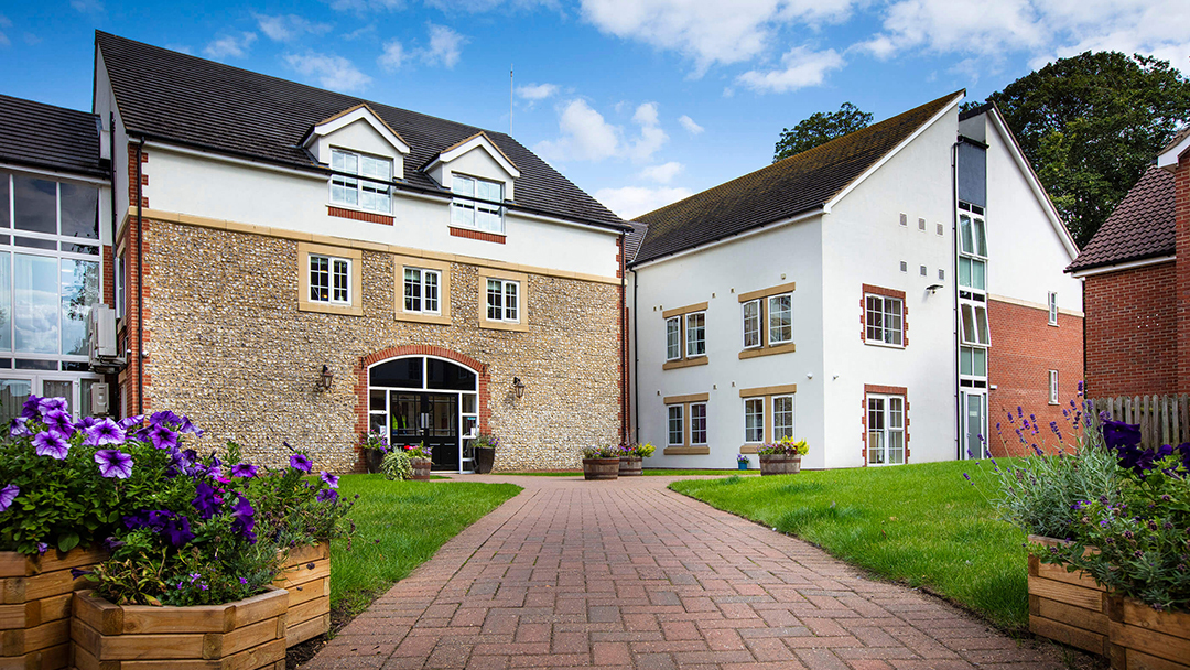 Kentford Manor Care Home – Care UK