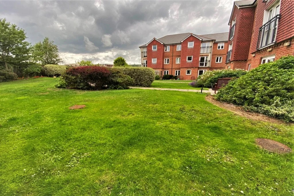 Laurel Court – Retirement Living Plus – McCarthy & Stone