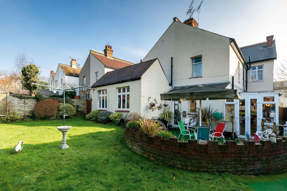 Manor Rest Home | Residential Care Home in Westcliff-on-Sea