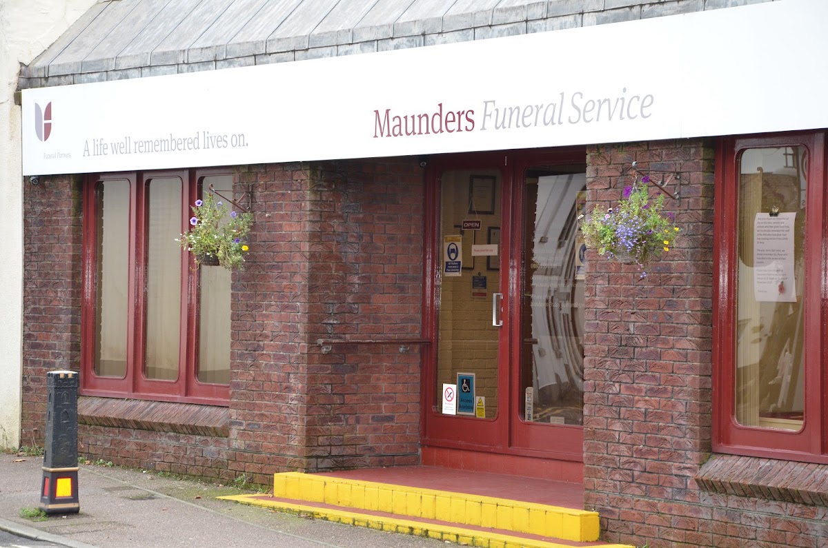 Maunders Funeral Service