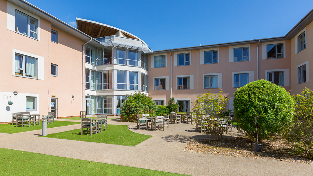 Oak House Care Home – Care UK