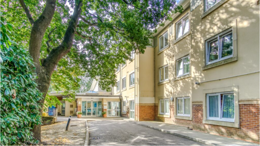 Oak Lodge Care Home – Bupa