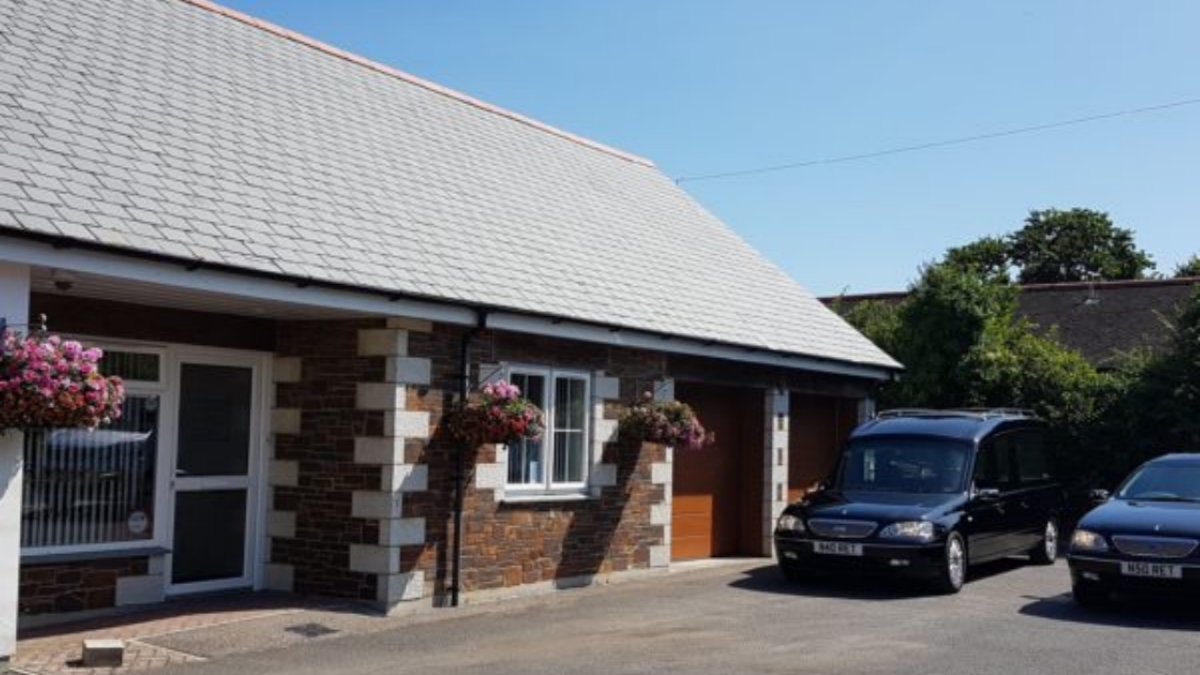R.E. Tonkin & Son Funeral Directors (Office Hours by Appointment) 24hr call out service..