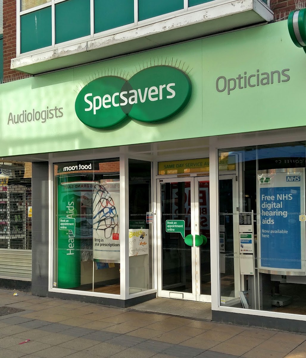 Specsavers Opticians and Audiologists – Crawley
