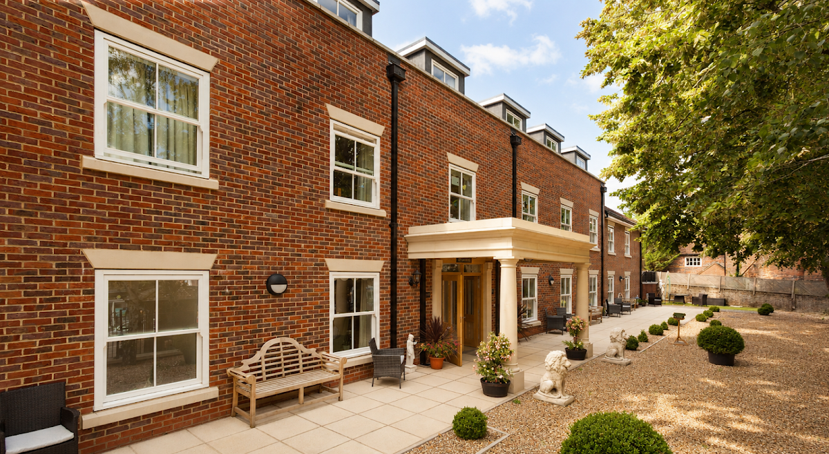 St Lauras Care Home in Kings Langley