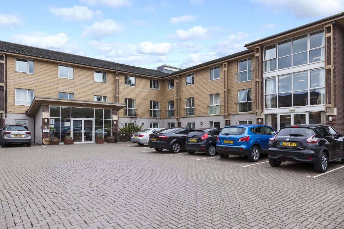 TALLIS HOUSE CARE HOME – Runwood Homes Senior Living | Care Homes Waltham Abbey