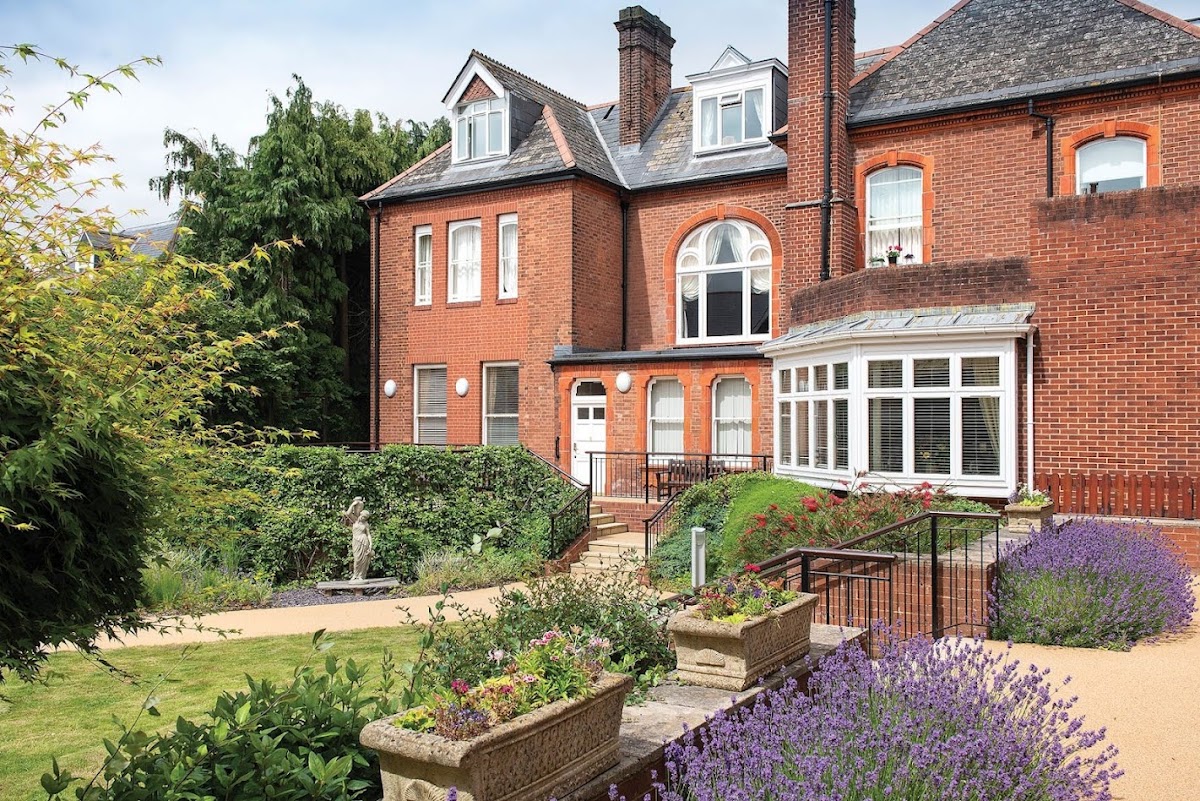 The Lodge Care Home – Elizabeth Finn Homes