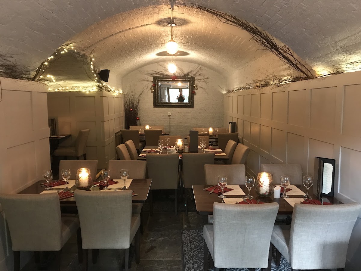 The Red Lion & Cellar Room