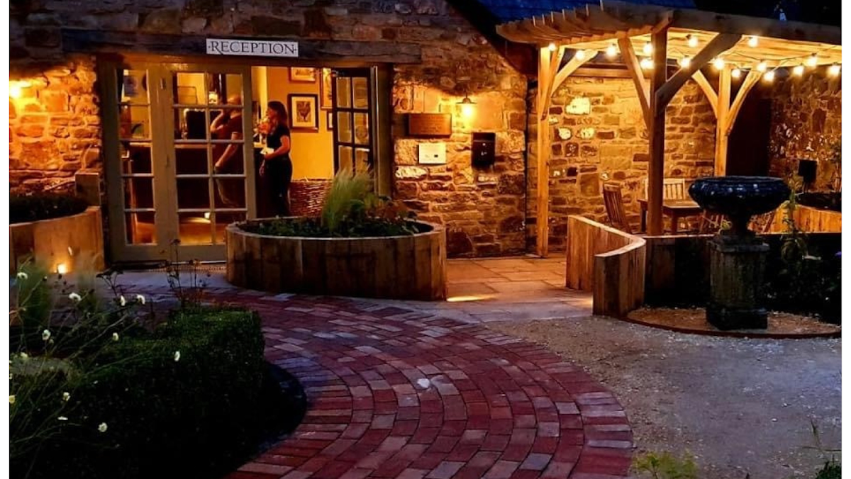 Tudor Farmhouse Hotel