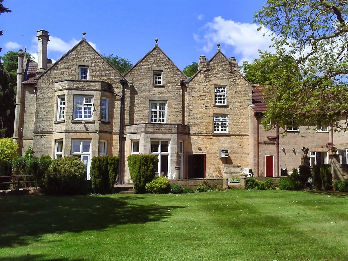Waltham Hall & Lakeview Court Retirement Living