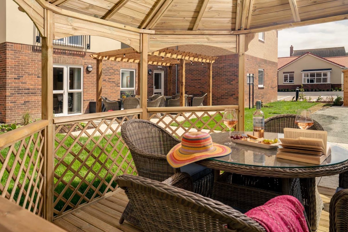 Waveney Place – Retirement Living – McCarthy & Stone
